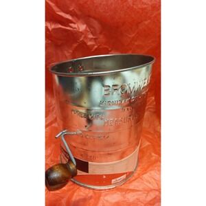 Vintage Bromwell‎ 5 cup metal sifter, hand crank